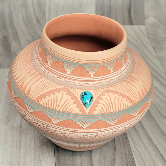 Michael Charlie Pottery Southwest Vase Navajo Native American Etched 6"H 7"W - Picture 6 of 16